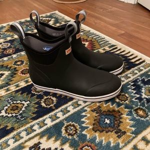 Men’s Xtratuf Deck Ankle Boots, Size 9